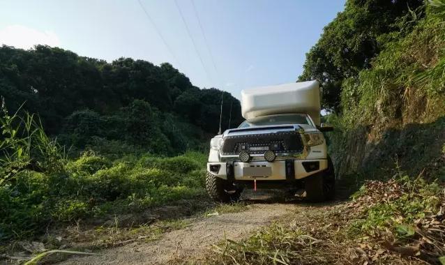速腾新款越野房车，小巷中的宝藏，未知旅程的起点
